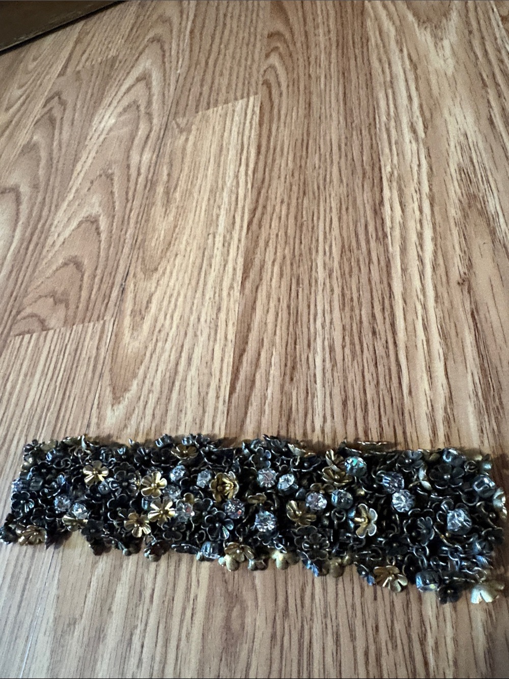 J. CREW GUNMETAL GOLD AND BLACK FLORAL CRYSTAL RHINESTONE SLIDE CLASP 7"BRACELET